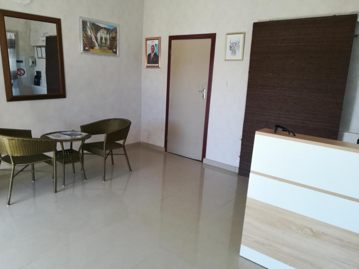 Lee Bed & Breakfast Francistown Eksteriør billede